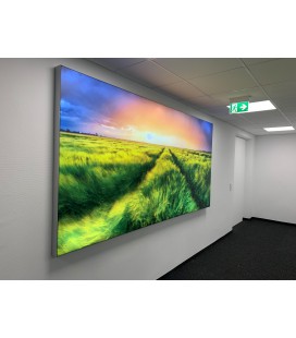 BELEUCHTETE LEINWAND INDOOR